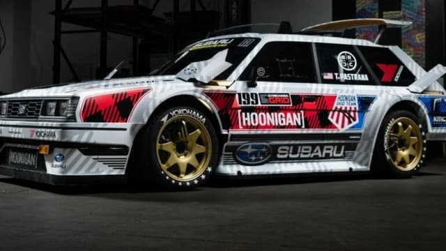 Travis Pastrana vuela sobre llantas Yokohama ADVAN®