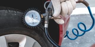 TPMS: qué es el sensor de presión de llantas, por qué se encendió y qué debes hacer